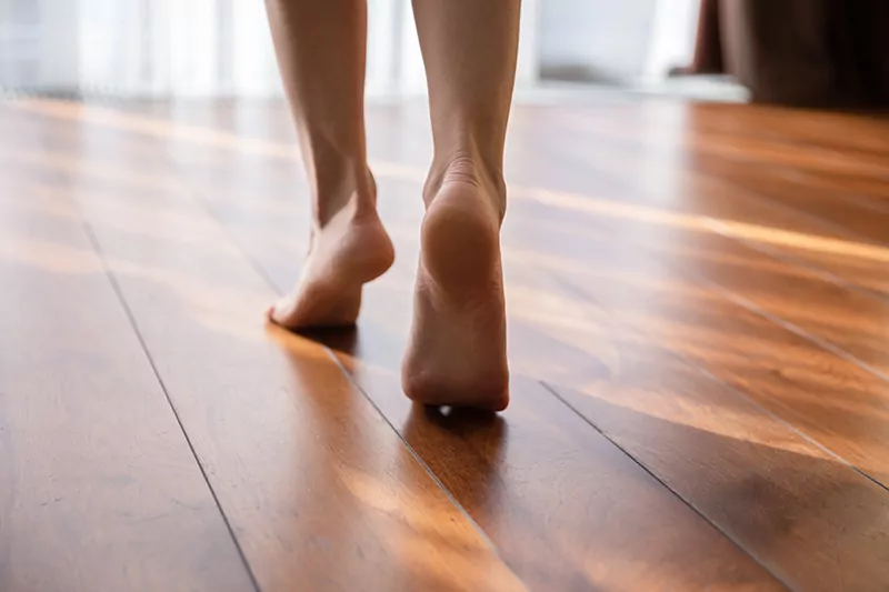 Squeaking floorboards shop