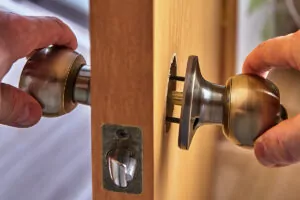 How to fix a door handle - Taskrabbit Blog (UK)